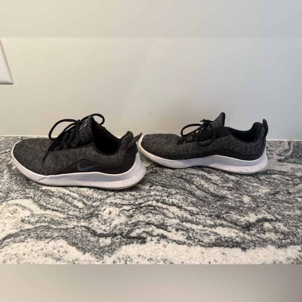 Nike Viale Women's 9 Prem Black Gunsmoke Running Sneakers